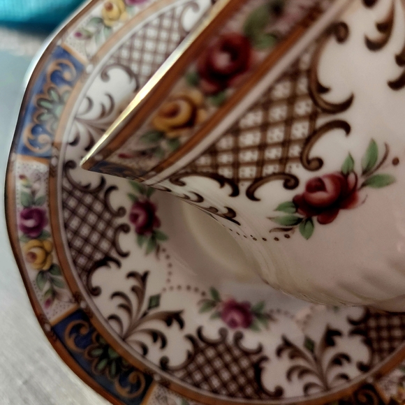 Queen's Rosina Fine Bone China - Picture 2 of 4